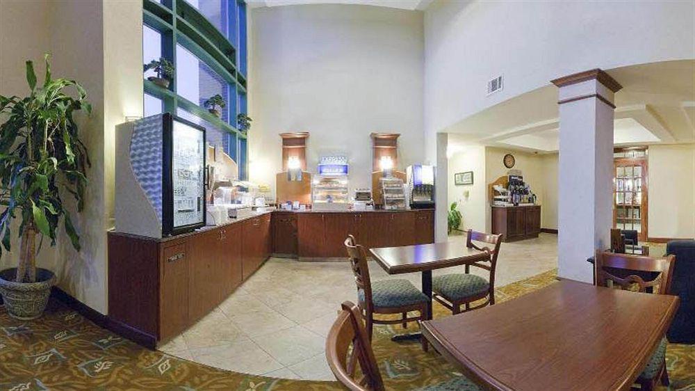 Holiday Inn Express Hotel & Suites Olive Branch By Ihg Exterior photo