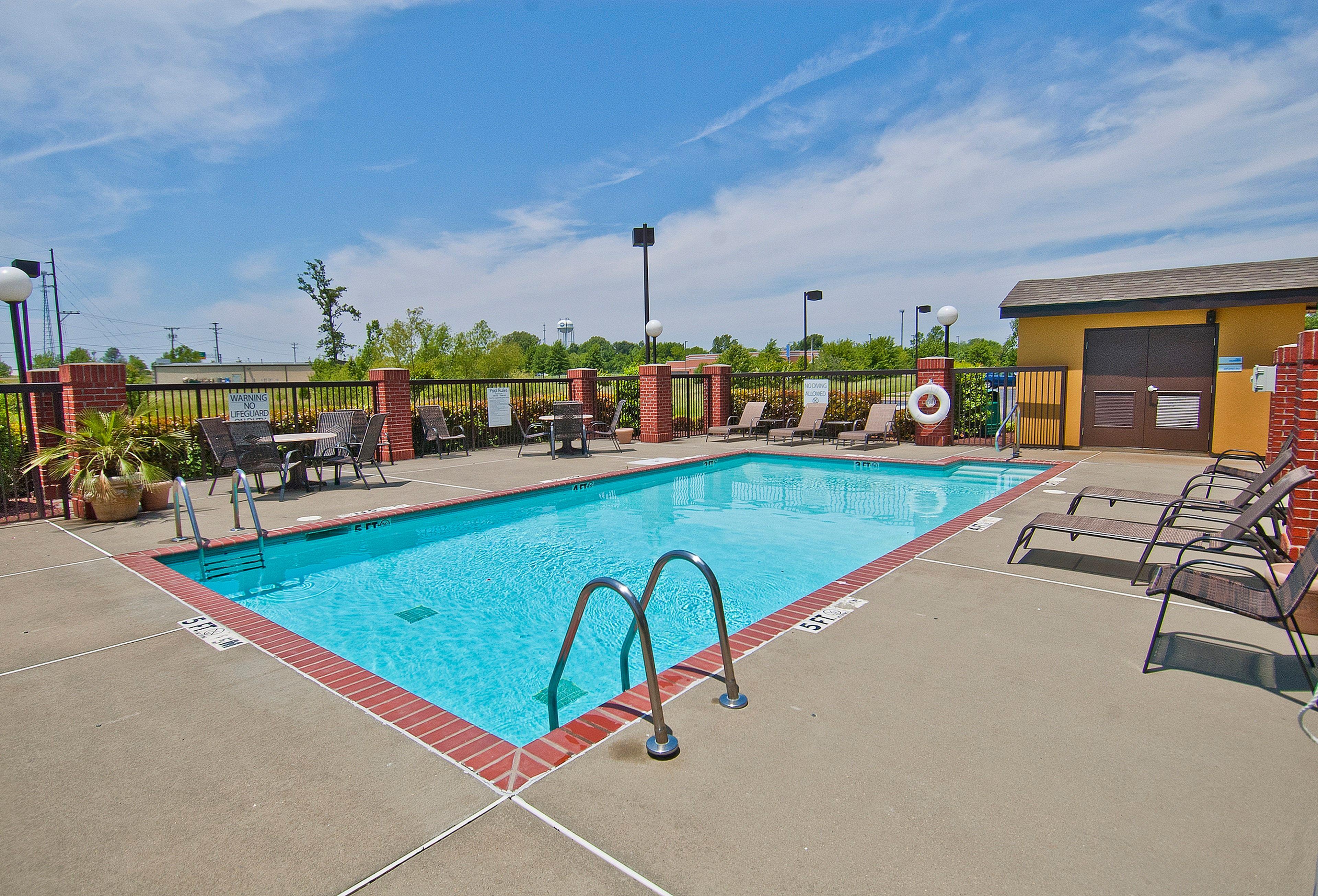 Holiday Inn Express Hotel & Suites Olive Branch By Ihg Exterior photo